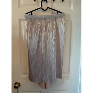 39. NWT Junarose Blush Metalic Pleated Skirt